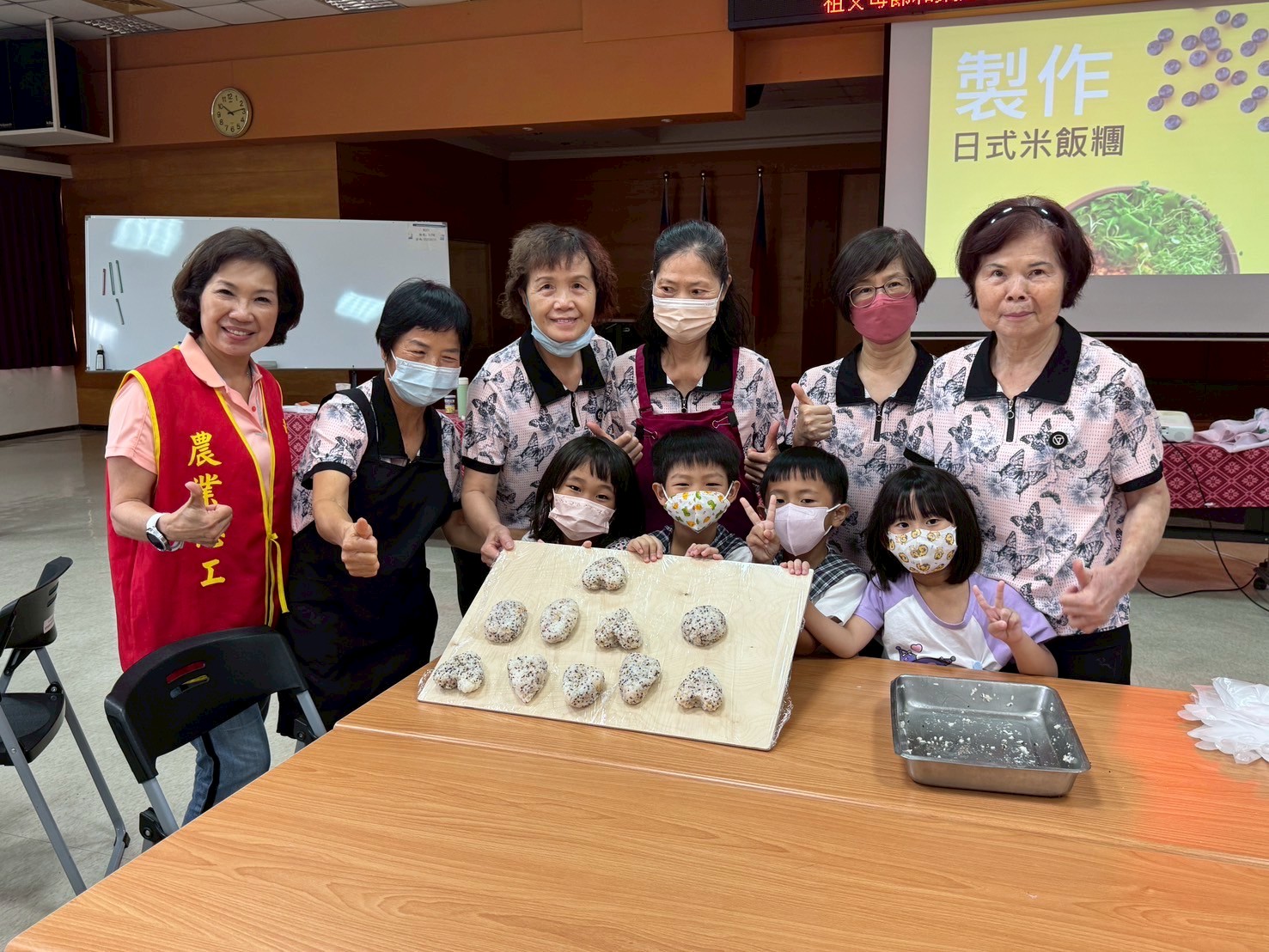 東之寶幼兒園青銀共學米食體驗+捶背、運動課程