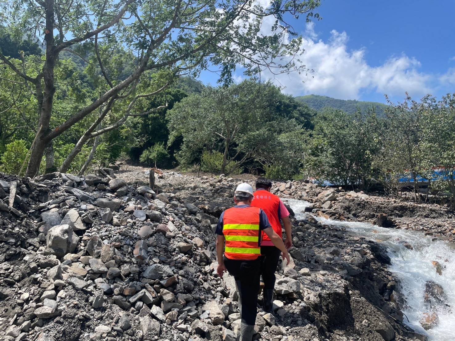 農業重建小組將提供受災地區協助，務求能在最短時間內恢復農業生產、重建家園