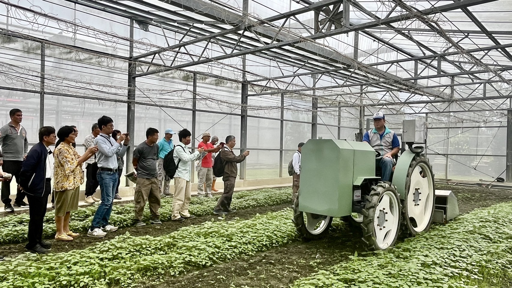 多功能電動作業車 整地除草新利器